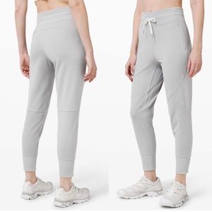 EUC Lululemon Metro Miles Jogger Size 8